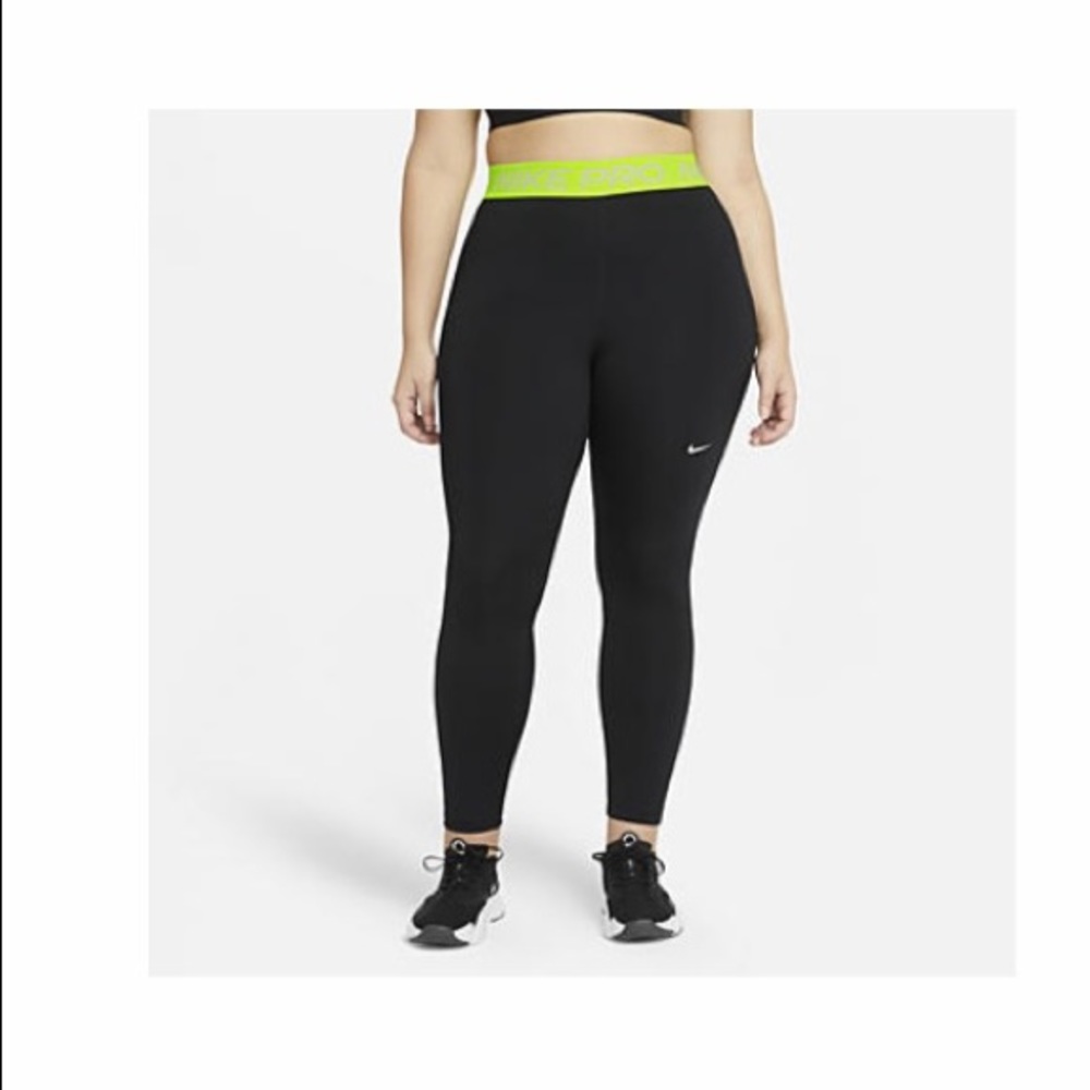 Nike pro new with tags